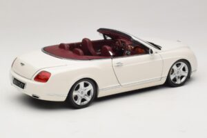 Bentley Continental GTC Blanc Boîte De Remplacement Minichamps 1:18 100139032-R1 Métal — image 3 sur 8