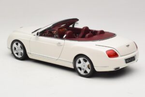 Bentley Continental GTC Blanc Boîte De Remplacement Minichamps 1:18 100139032-R1 Métal — image 7 sur 8