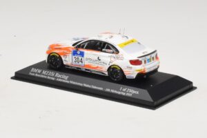 BMW M235i Team Rent2drive #304 Ackermann / Wishkirchen 24 Hours of Nurburgring 2015 Minichamps 1:43 437152504 Métal — image 3 sur 4