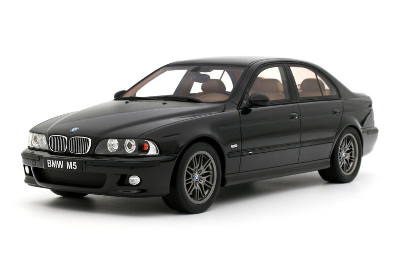 BMW M5 E39 Black Sapphire Metallic Otto 1:18 OT1338 Résine