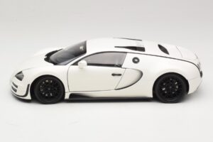 Bugatti Veyron Super Sport Blanc Minichamps 1:18 100110844 Métal — image 4 sur 8