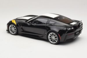 Chevrolet Corvette C7 Grand Sport Noir avec Rayures Blanches AUTOart 1:18 71273 Composite — image 7 sur 8