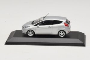 Ford Fiesta Mk7 Moondust Silver Metallic Minichamps 1:43 403088003 Métal
