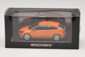 Ford Focus ST Mk2 Electric Orange Boîte de Remplacement Minichamps 1:43 400087302-R1 Métal — image 4 sur 4