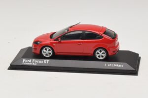 Ford Focus ST Mk2 Rouge Minichamps 1:43 400087301 Métal