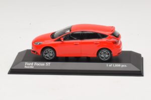 Ford Focus ST Mk3 Rouge Minichamps 1:43 410081001 Métal