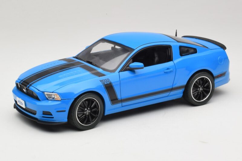 Ford Mustang Boss 302 S197 Bleu Shelby Collectibles 1:18 25414S Métal