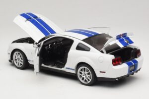 Ford Shelby Cobra GT500 Concept Blanc avec Rayure Bleue AUTOart 1:18 73052 Métal — image 5 sur 8