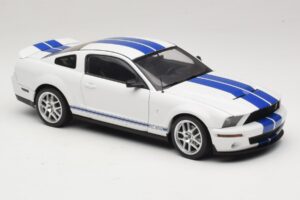 Ford Shelby Cobra GT500 Concept Blanc avec Rayure Bleue AUTOart 1:18 73052 Métal — image 6 sur 8
