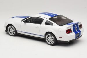 Ford Shelby Cobra GT500 Concept Blanc avec Rayure Bleue AUTOart 1:18 73052 Métal — image 7 sur 8