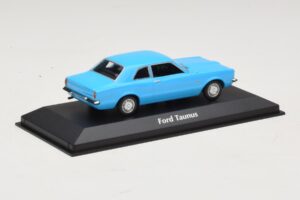 Ford Taunus TC Coupé Bleu Clair Maxichamps 1:43 940081301 Métal — image 2 sur 4