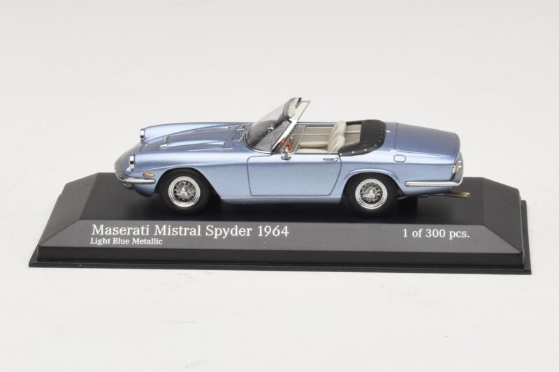 Maserati Mistral Spyder Light Blue Metallic Minichamps 1:43 437123432 Métal