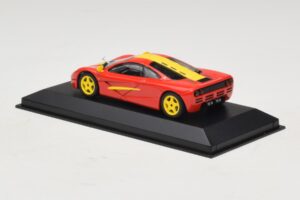 McLaren F1 Rouge Avec Rayures Jaunes Minichamps 1:43 MCLAREN006 Métal — image 2 sur 4