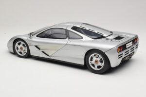 McLaren F1 Argent Minichamps 1:12 530133123 Métal — image 7 sur 8