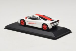 McLaren F1 Blanc Avec Rayures Rouges Minichamps 1:43 MCLAREN003 Métal — image 2 sur 4