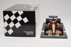 McLaren MCL36 #3 D. Ricciardo Bahrain GP 2022 Minichamps 1:18 537221803 Métal — image 3 sur 7