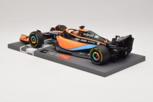 McLaren MCL36 #3 D. Ricciardo Bahrain GP 2022 Minichamps 1:18 537221803 Métal — image 5 sur 7