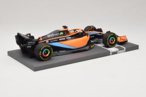 McLaren MCL36 #3 D. Ricciardo Bahrain GP 2022 Minichamps 1:18 537221803 Métal — image 6 sur 7