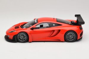 McLaren MP4-12C GT3 Rouge 2013 Minichamps 1:18 151121392 Métal — image 3 sur 6