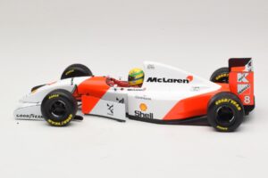 McLaren MP4/8 Ford #8 A. Senna Winner European GP 1993 Minichamps 1:18 540931818 Métal — image 4 sur 7