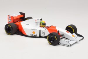 McLaren MP4/8 Ford #8 A. Senna Winner Japanese GP 1993 Minichamps 1:18 540931878 Métal — image 7 sur 7