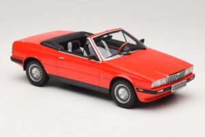 Mercedes 300 Cabriolet Rouge Foncé Minichamps 1:43 437032131 Métal — image 4 sur 6