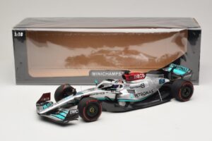 Mercedes AMG Petronas W13 E Performance #63 G. Russell Spanish GP 2022 Minichamps 1:18 110220063 Métal — image 6 sur 7