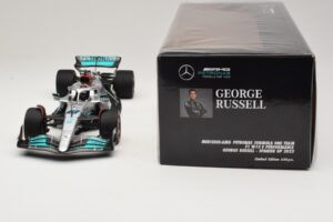 Mercedes AMG Petronas W13 E Performance #63 G. Russell Spanish GP 2022 Minichamps 1:18 110220063 Métal — image 7 sur 7