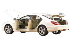 Mercedes CLS C218 Coupé Brilliant White Metallic Norev 1:18 183943 Métal — image 2 sur 3
