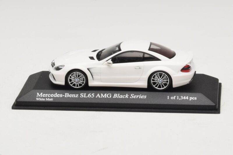 Mercedes SL65 AMG R230 Black Series Blanc Mat Minichamps 1:43 Mercedes SL65 AMG R230 Black Series Blanc Mat Minichamps 1:43 400038222 Métal