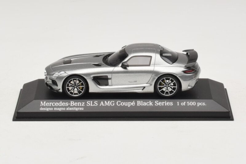 Mercedes SLS AMG C197 Black Series Gris Métallisé Minichamps 1:43 Mercedes SLS AMG C197 Black Series Gris Métallisé Minichamps 1:43 437033024 Métal