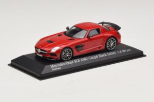 Mercedes SLS AMG C197 Black Series Rouge Minichamps 1:43 437033021 Métal — image 2 sur 4