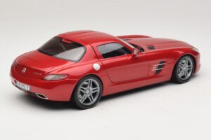 Mercedes SLS AMG C197 Rouge Métallisé Minichamps 1:18 100039020 Métal — image 3 sur 8