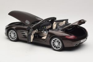 Mercedes SLS AMG Sepang Brown Minichamps 1:18 B66960080 Métal — image 6 sur 9