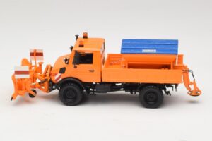 Mercedes Unimog 1300 L Chasse-Neige Orange Minichamps 1:43 439033060 Métal — image 3 sur 6