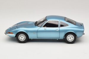 Opel GT Blue Metallic Minichamps 1:18 180049030 Métal — image 4 sur 8