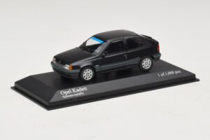 Opel Kadett E Black Metallic Minichamps 1:43 400045901 Métal — image 2 sur 4