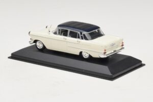 Opel Kapitan A Blanc Minichamps 1:43 400048000 Métal — image 3 sur 4