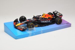 Oracle Red Bull Racing RB18 #11 S. Perez Miami GP 2022 Minichamps 1:18 113220511 Métal — image 2 sur 7
