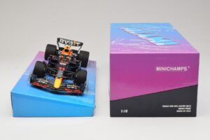 Oracle Red Bull Racing RB18 #11 S. Perez Miami GP 2022 Minichamps 1:18 113220511 Métal — image 6 sur 7