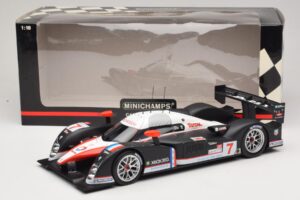 Peugeot 908 HDi FAP LMP1 #7 M. Gene / N. Minassian / J. Villeneuve 24 Hours of Le Mans 2007 Minichamps 1:18 150071207 Métal — image 6 sur 6