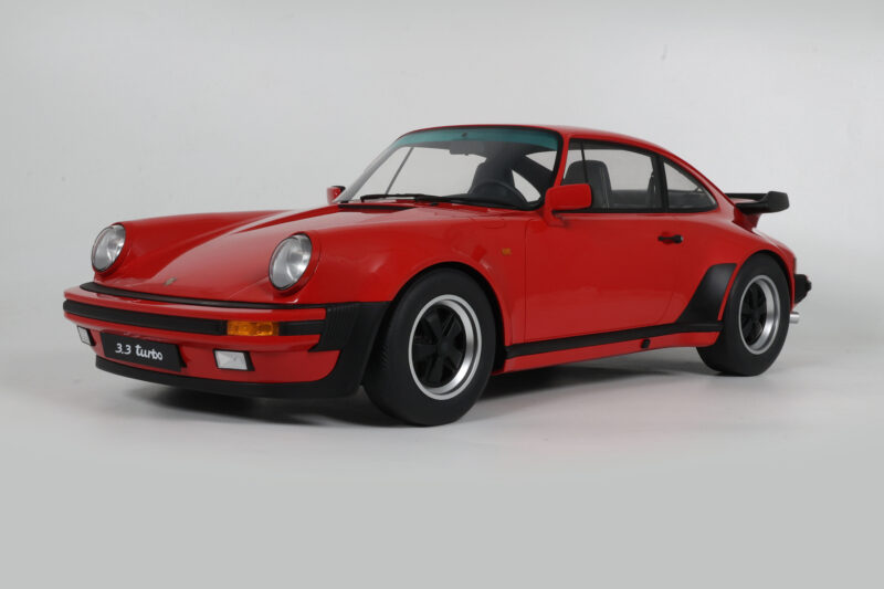 Porsche 911 930 Turbo 3.3 India Red GT Spirit 1:8 GTS802301 Résine