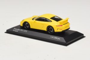 Porsche 911 991 GT3 Jaune Minichamps 1:43 410062021 Métal — image 3 sur 4