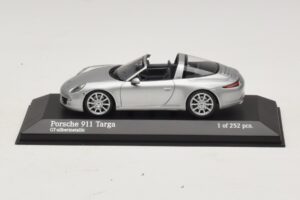 Porsche 911 991 Targa Argent Minichamps 1:43 410062442 Métal