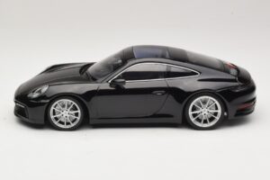 Porsche 911 992 Carrera 4S Noir Minichamps 1:18 WAP0211120R992 Métal — image 3 sur 6