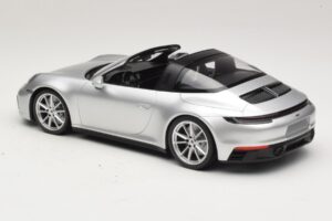 Porsche 911 992 Targa 4 GTS Argent Minichamps 1:18 WAP0211460RTRG Métal — image 5 sur 6