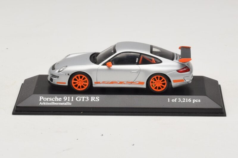 Porsche 911 997 GT3 RS Argent Minichamps 1:43 Porsche 911 997 GT3 RS Argent Minichamps 1:43 400066000 Métal