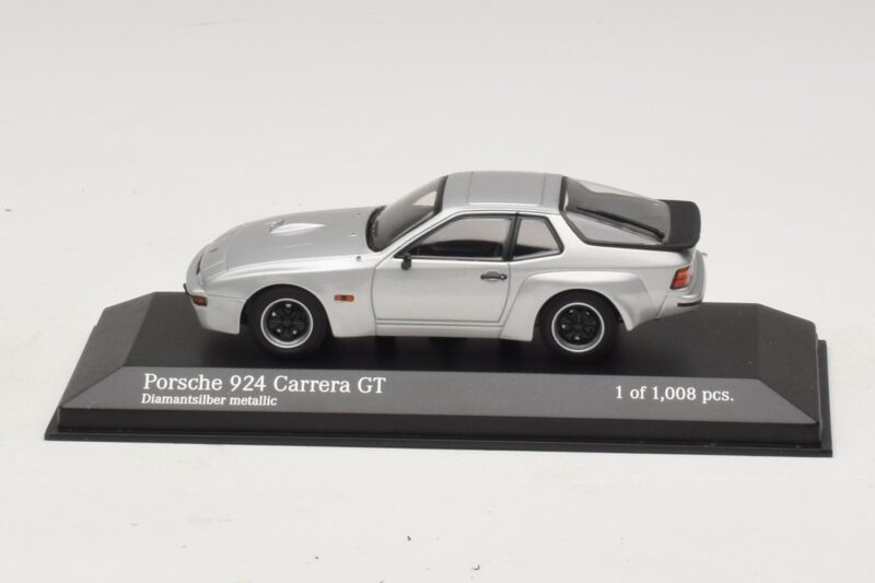 Porsche 924 Carrera GT Argent Minichamps 1:43 Porsche 924 Carrera GT Argent Minichamps 1:43 400066121 Métal