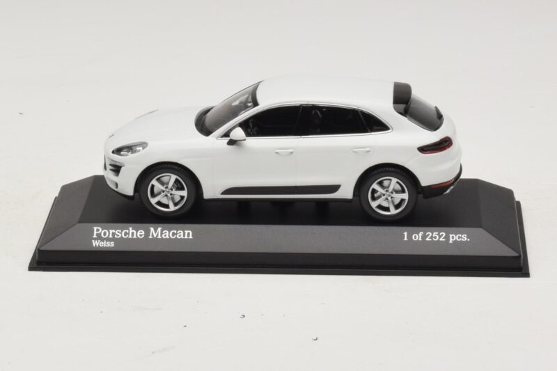 Porsche Macan 95B Blanc Minichamps 1:43 Porsche Macan 95B Blanc Minichamps 1:43 410062601 Métal