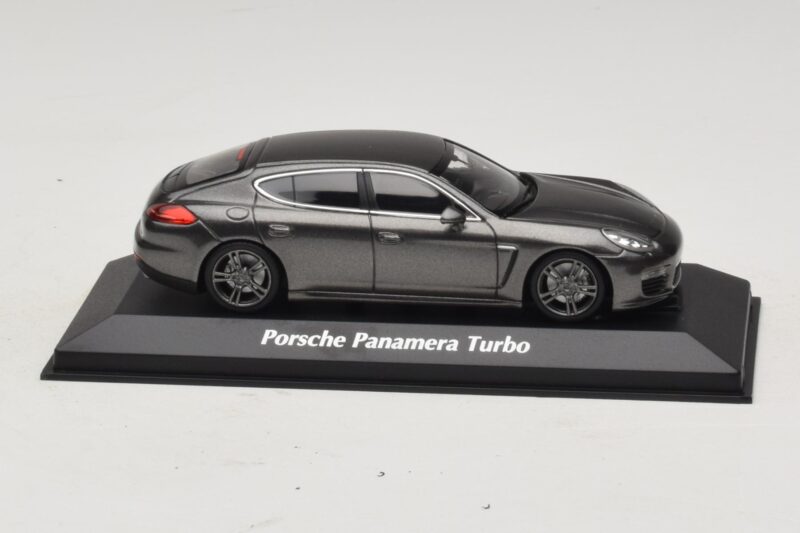 Porsche Panamera 970 Turbo Gris Métallisé Maxichamps 1:43 940062371 Métal